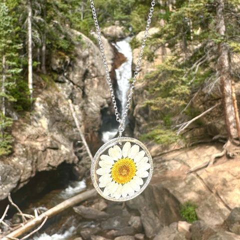 White Daisy Flower Necklace - BG 273