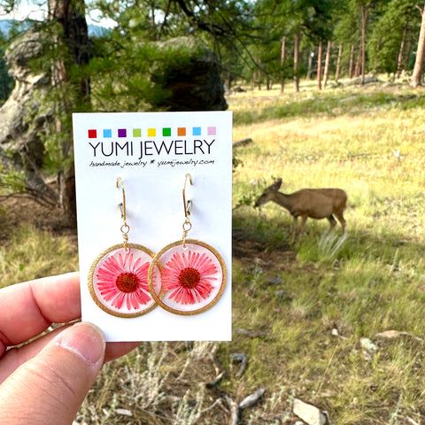 Red Daisy Flower Earrings - BG 276