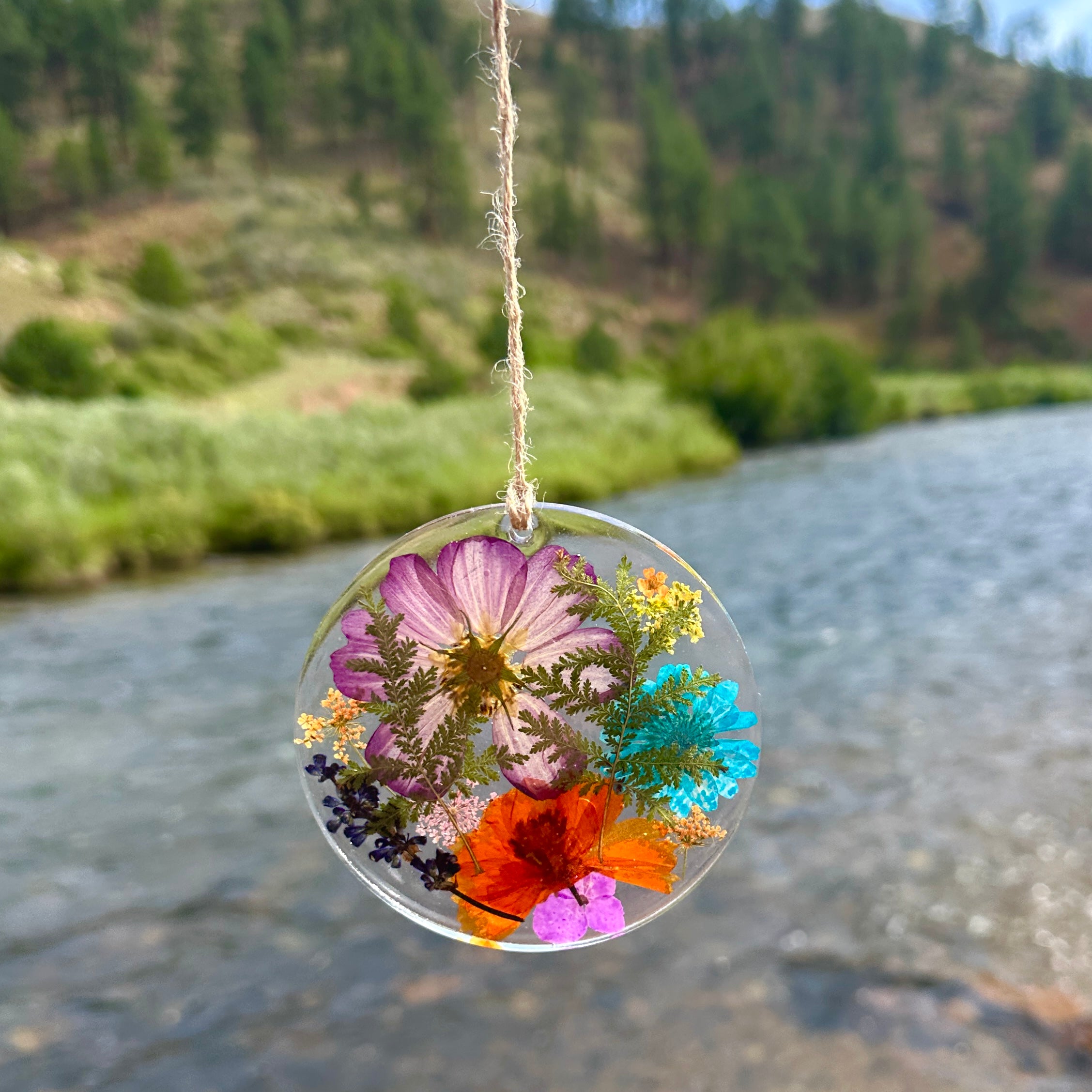 Botanical Garden Flower Ornament - BG 277