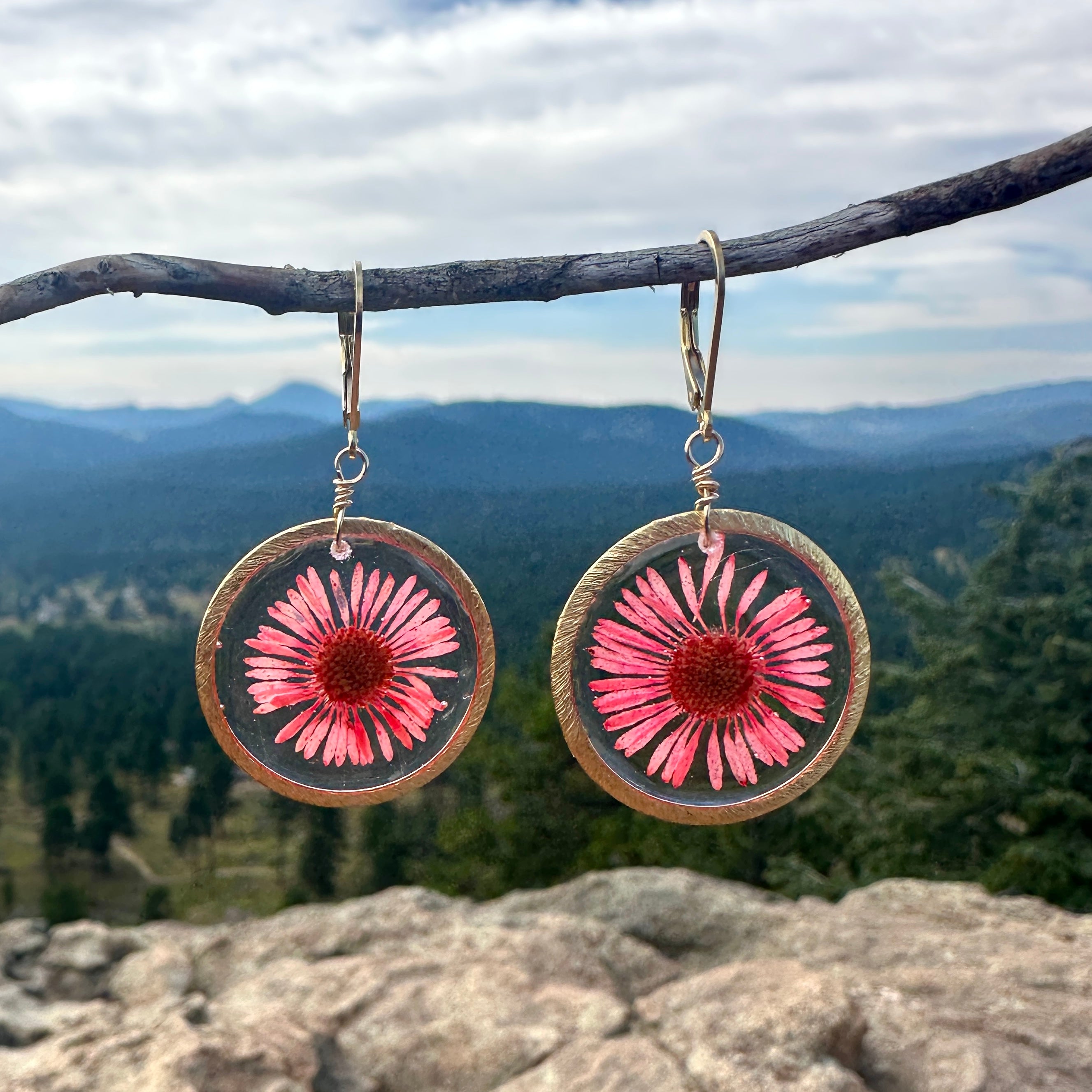 Red Daisy Flower Earrings - BG 276