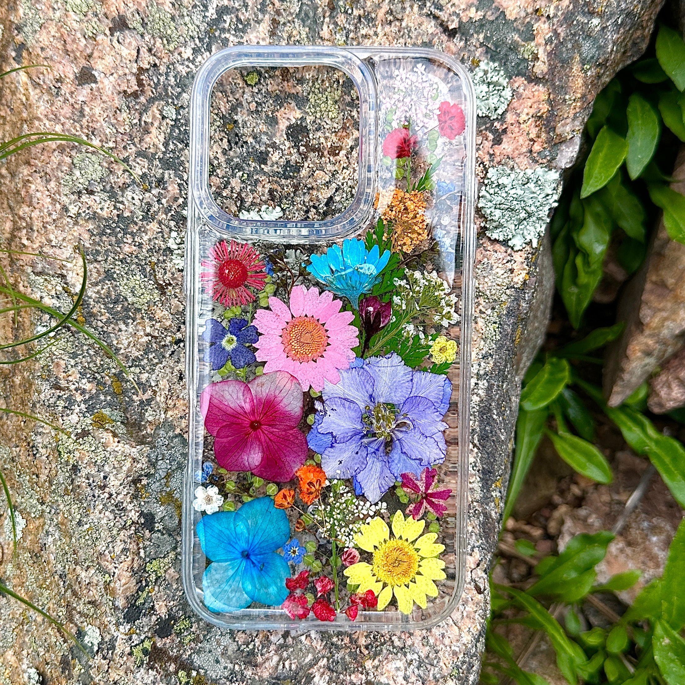 iPhone 16 Pro Flower Phone Case - BG 423