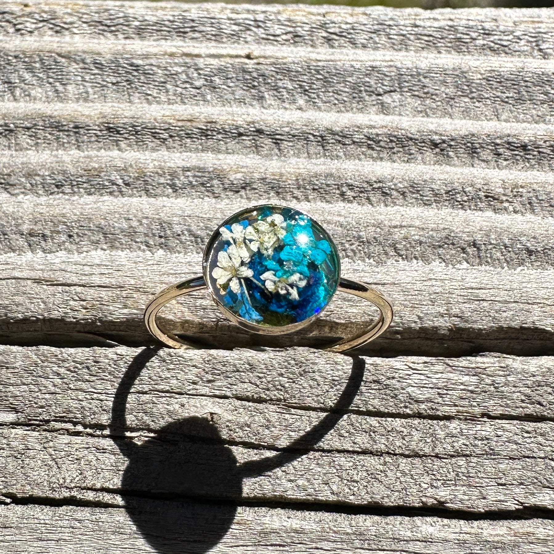 Blue & White Pressed Flower Ring – Size 6 - BG 442